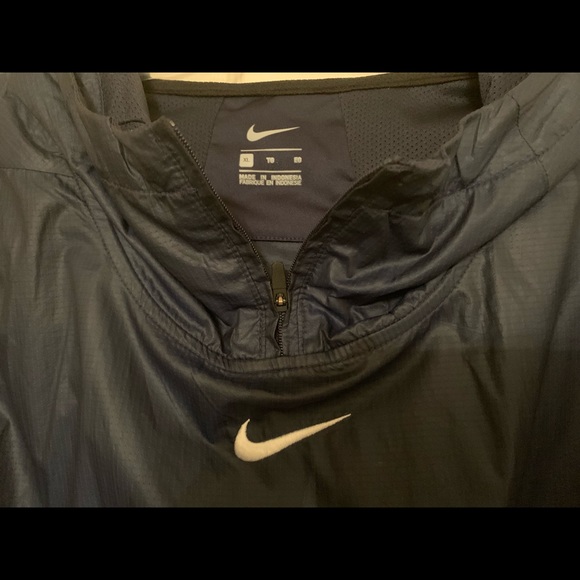 nike team authentic lightweight fly rush jacket
